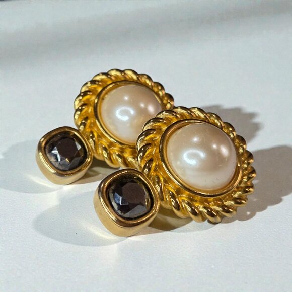 GIVENCHY Vintage 80's Gold Pearl & Hematite Clip-on Earrings - Picture 2 of 5